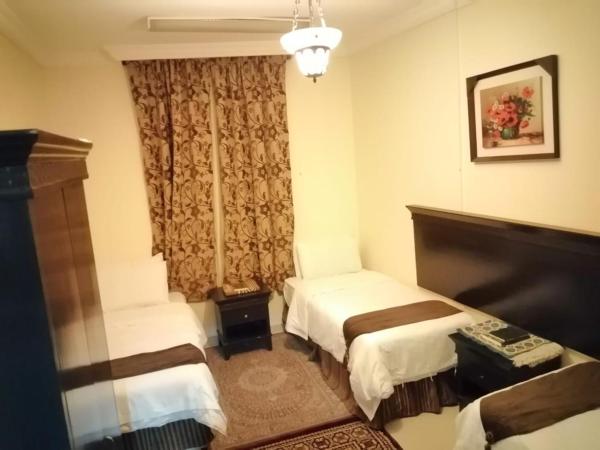 Triple Room with Private Bathroom